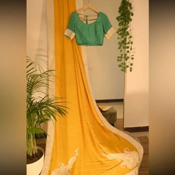 Authentic Sabyasachi Yellow Silk saree w contrasting blouse Flows beutifully - Picture 1 of 6